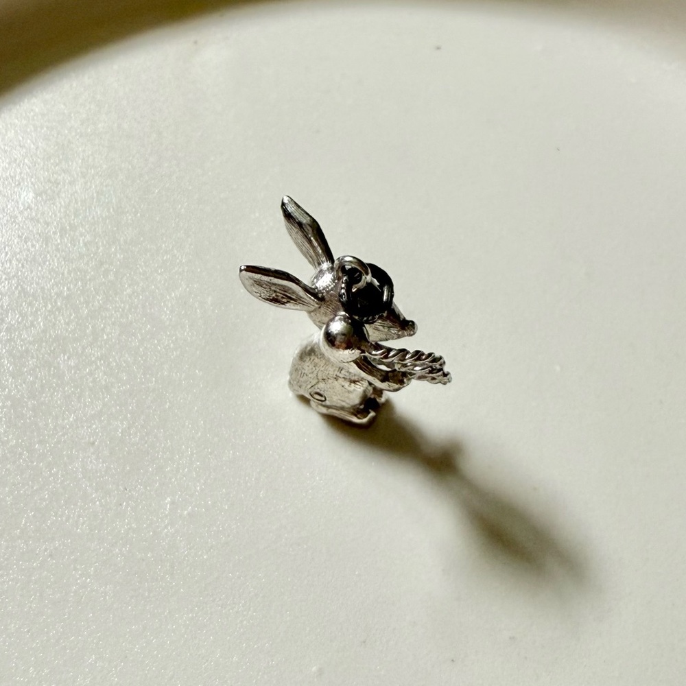 Vintage Sterling Silver Wells Bunny Charm - Picture 5 of 9